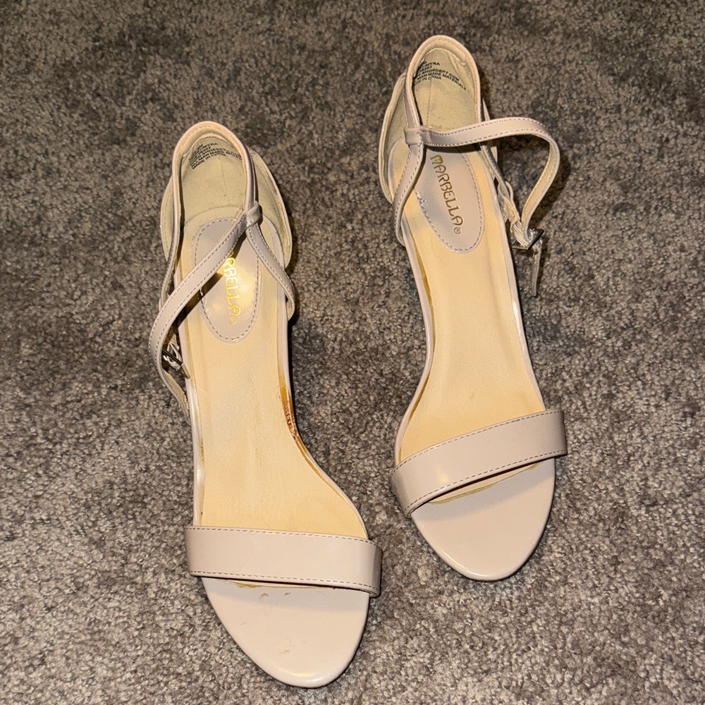 Chic Strappy Heels in Taupe